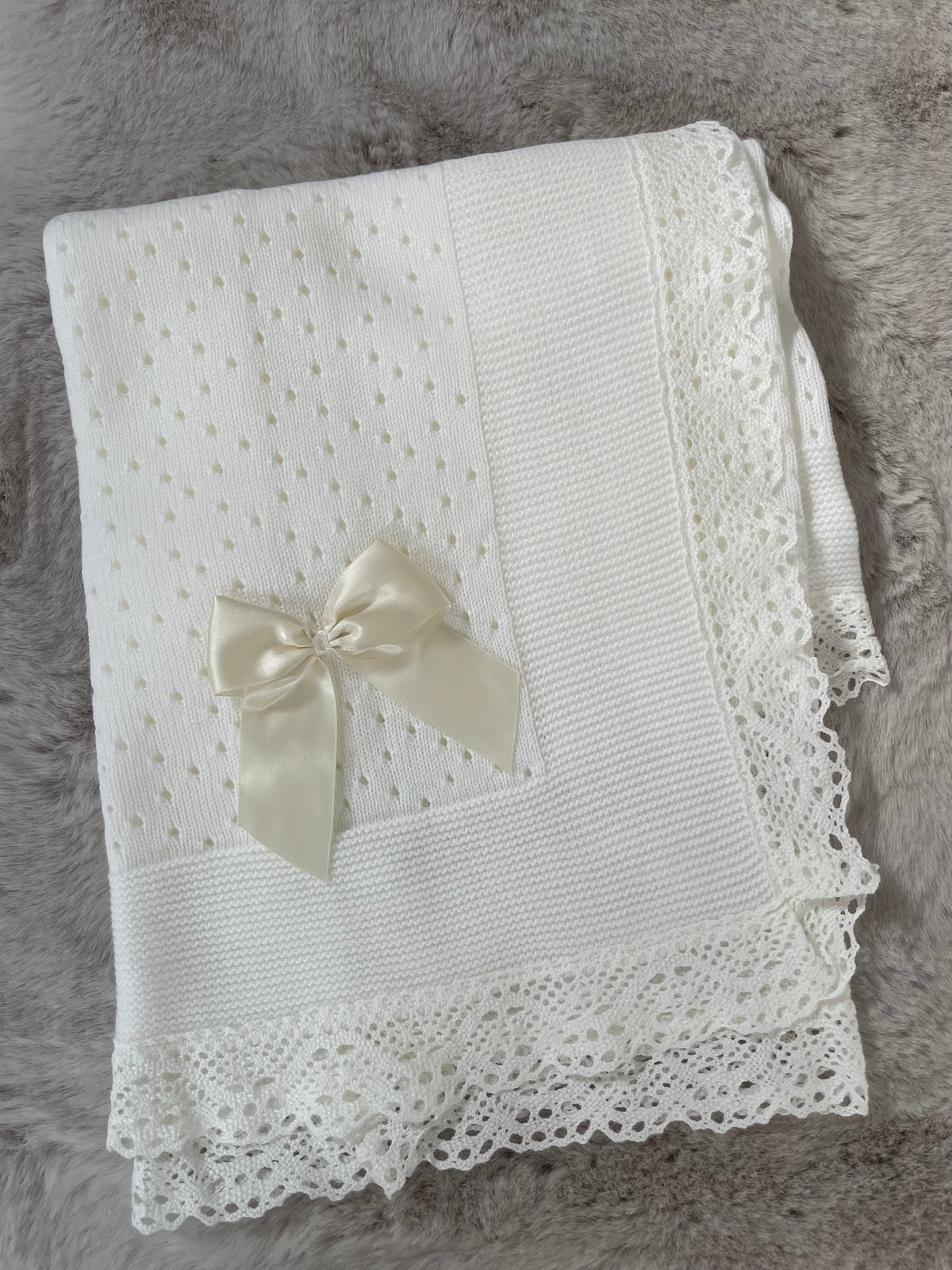 Beautiful Ivory Spanish Baby Blanket With Bow - 120x120cm